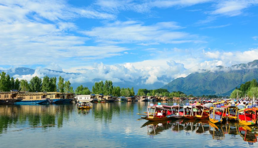 Where to Travel – South India vs North India?
