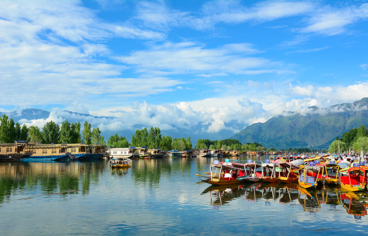 Where to Travel – South India vs North India?