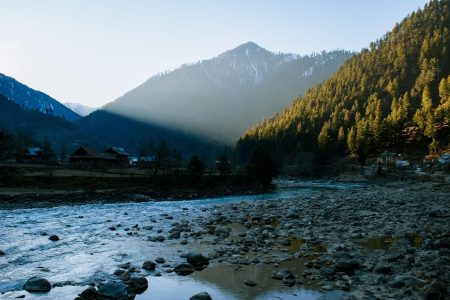 Confused between Ooty vs Uttarakhand for your future vacation planning?