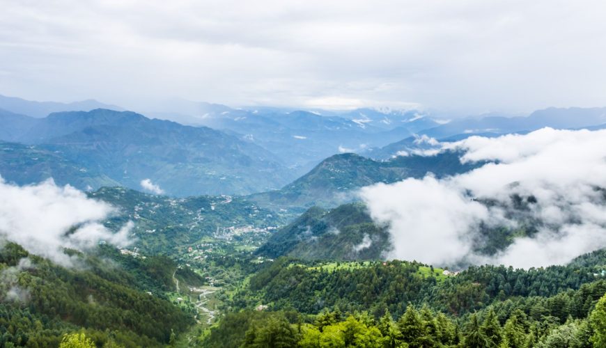 Ooty vs Uttarakhand – Which Has Better Scenic Views? (2026 Guide)