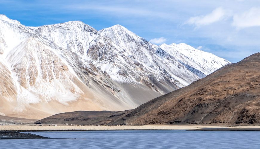 Kashmir Tour Package for Couples – Romantic Trip Guide 2026