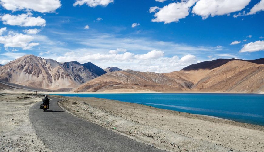 Budget vs Luxury Spiti Trip – What Should You Choose? (2026 Guide)